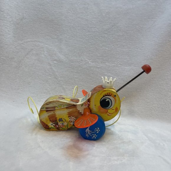 Vintage Fisher Price 444 Queen Buzzy Bee Wooden Pull Toy Spinning Wings 1960s - Picture 6 of 7